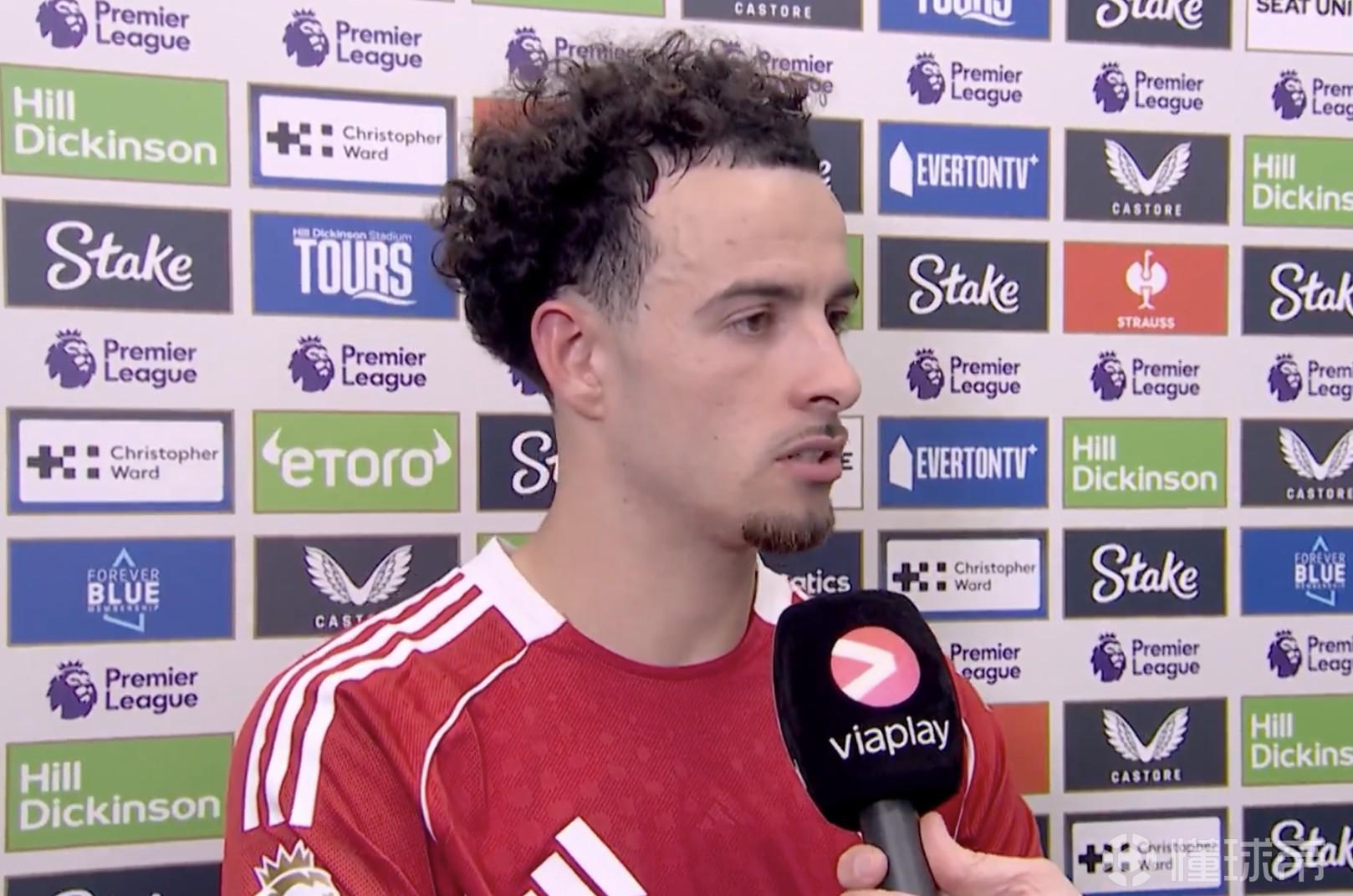 琼斯：萨拉赫是史上最佳球员之一；他一直帮我，我很感激他