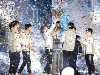 记者：如果利物浦签下弗林蓬，球员的位置与他在药厂时类似